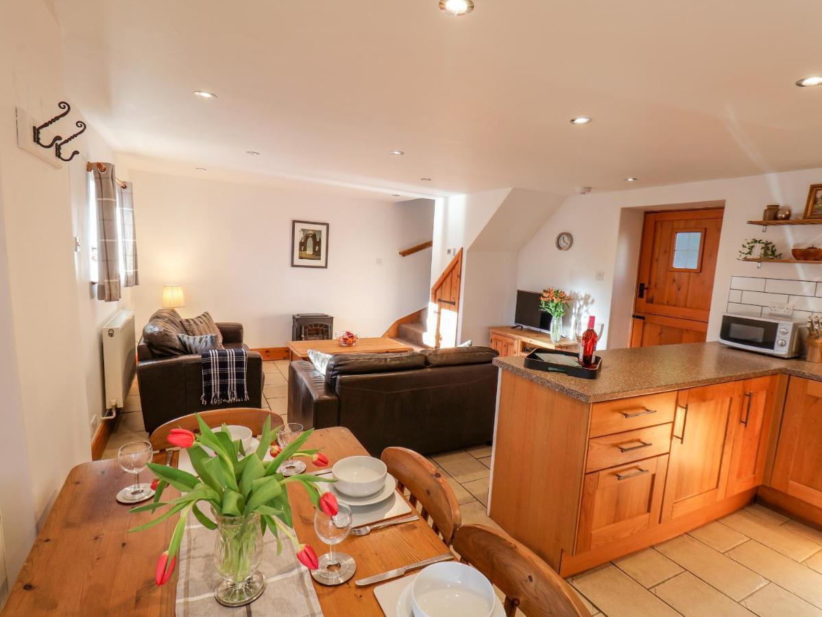 Hayloft Cottage Staintondale Extérieur photo